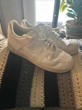 Nike White Leather Low-Top Swoosh Sneakers